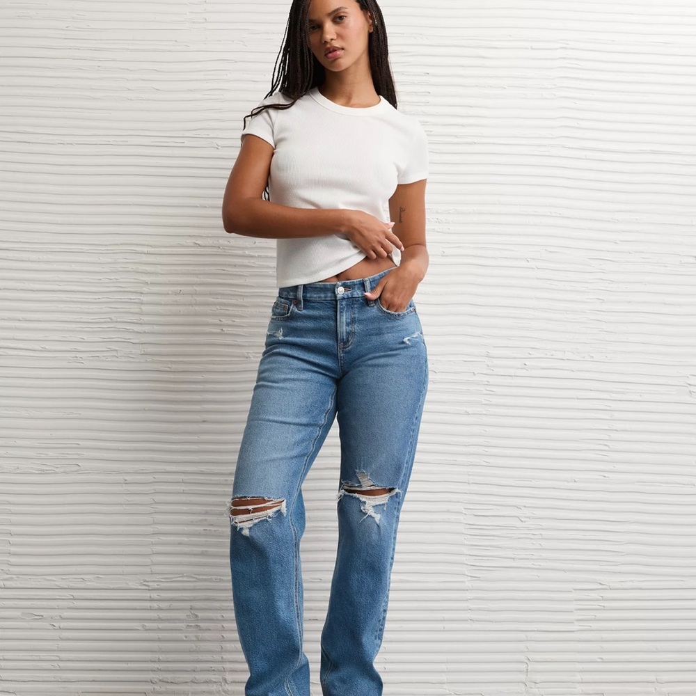 American Eagle Outfitters Women’s Straight Leg Distressed Blue Jeans